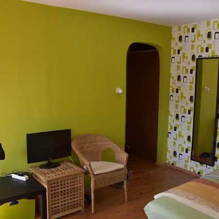 Lovely Apartment At Balatonfenyves Exterior foto